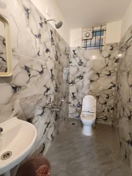 1000395561